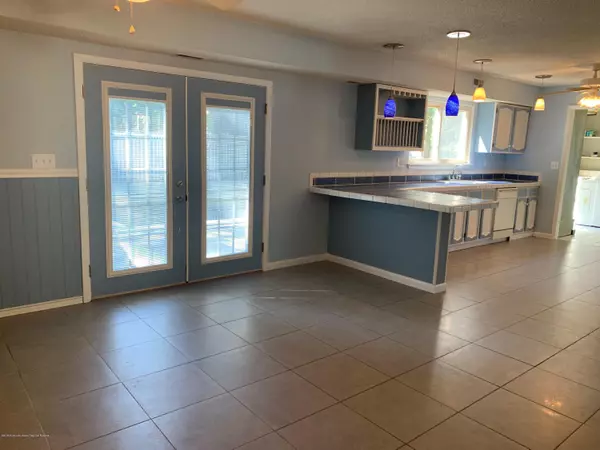 Jackson, NJ 08527,1 Oxford Road