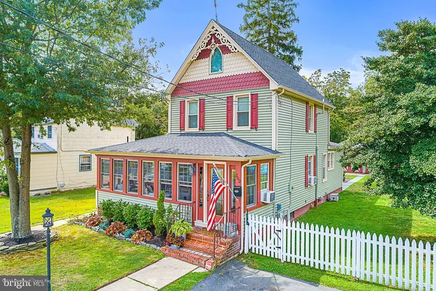 302 N Green Street, Tuckerton, NJ 08087