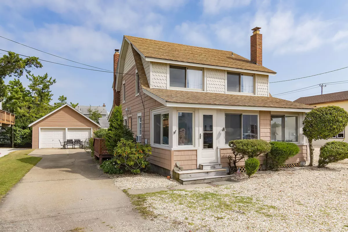 Surf City, NJ 08008,115 N 9th Street