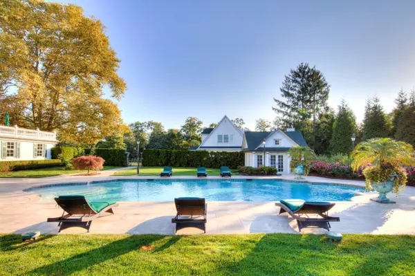 Rumson, NJ 07760,105 Rumson Road