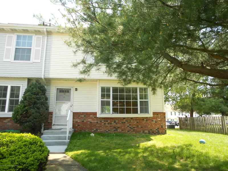 19 Kim Court, Jackson, NJ 08527