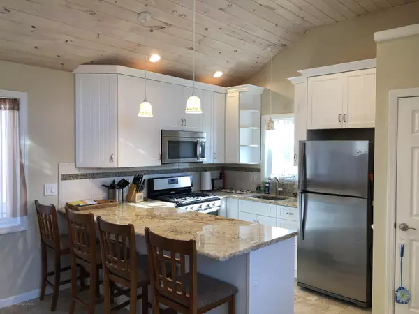 Lavallette, NJ 08735,108 W Shell Way