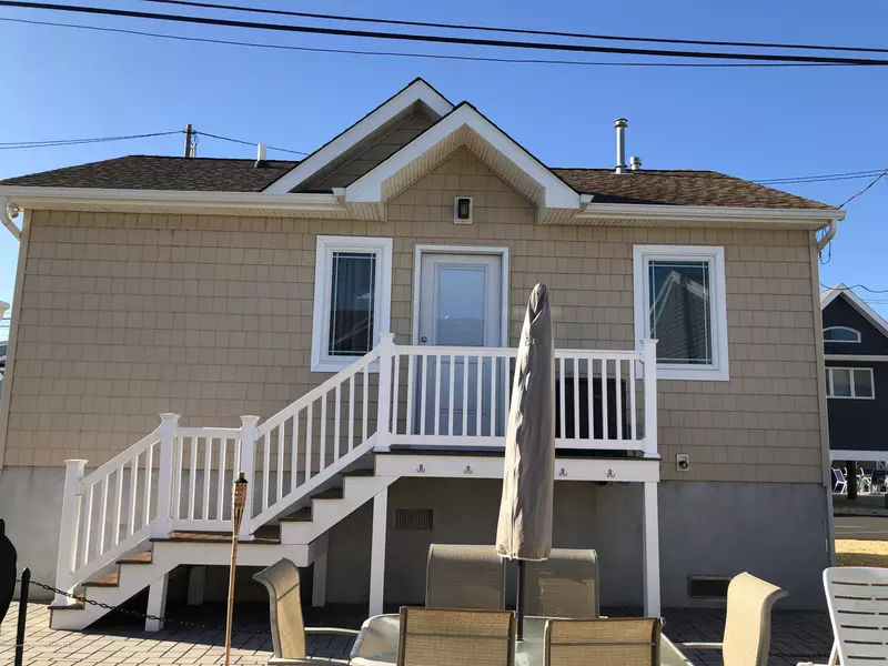108 W Shell Way, Lavallette, NJ 08735