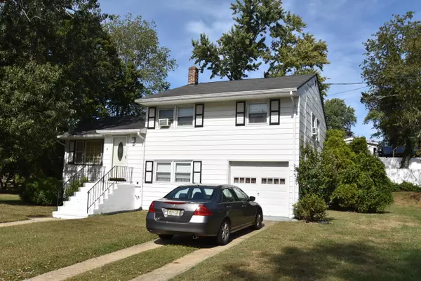 8 Hillview Drive, Neptune Township, NJ 07753