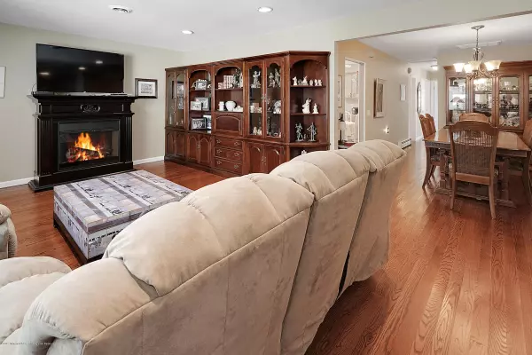 Toms River, NJ 08757,152 Biabou Drive