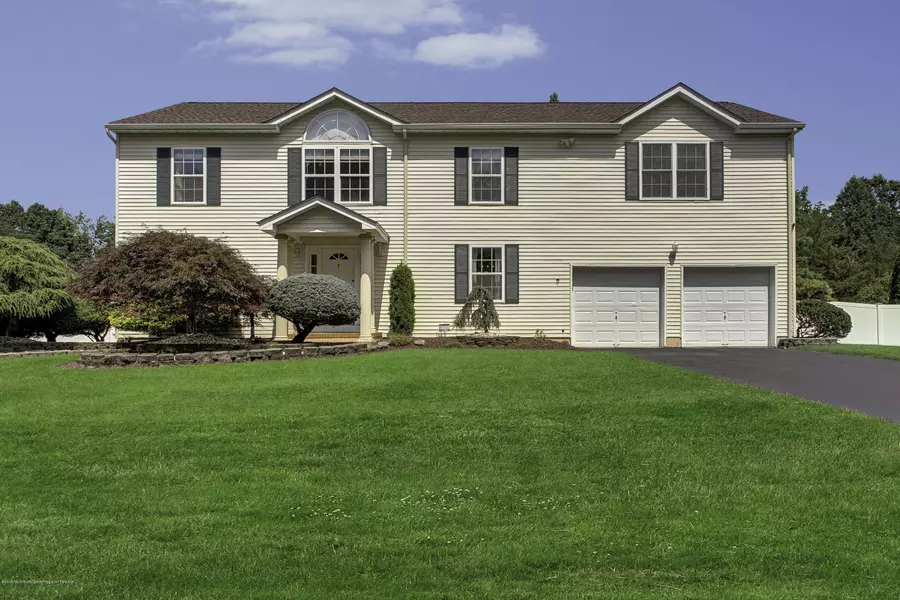 7 Jhan Drive, Jackson, NJ 08527