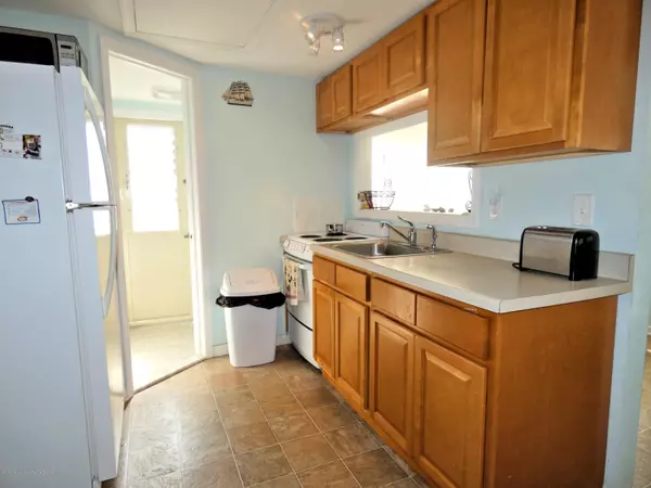 Lavallette, NJ 08735,105 W Kingfisher Way