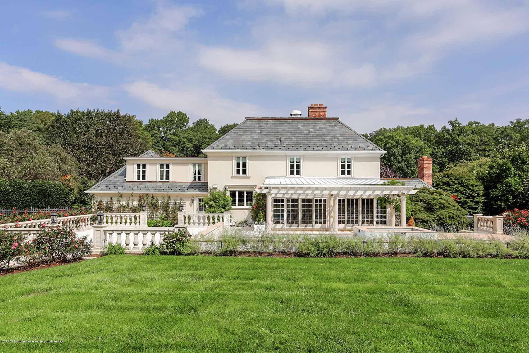 Rumson, NJ 07760,6 Woods End Road