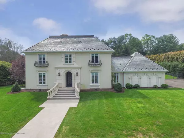 Rumson, NJ 07760,6 Woods End Road