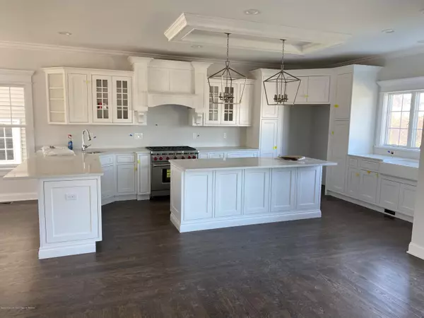 Manasquan, NJ 08736,43 Old Squan Road