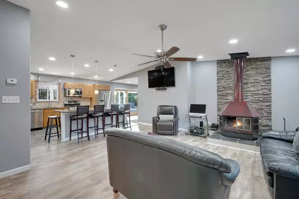 Jackson, NJ 08527,38 Buckingham Drive