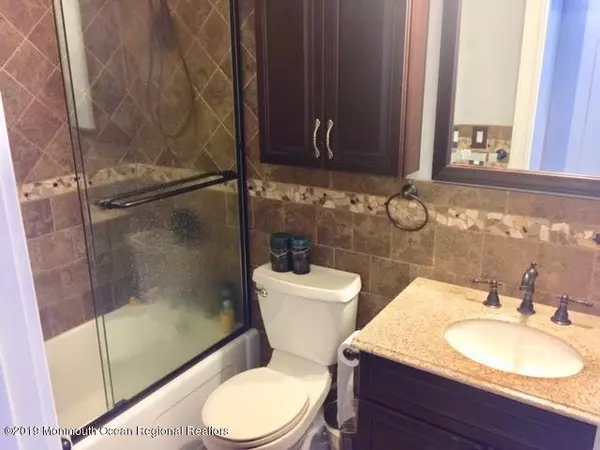 Matawan, NJ 07747,52 Ellen Heath Drive #52