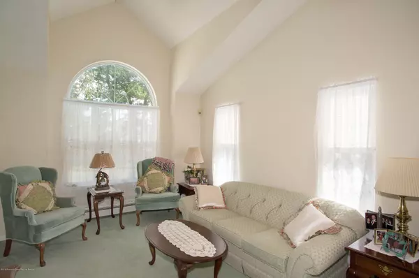 Jackson, NJ 08527,13 Archer Square