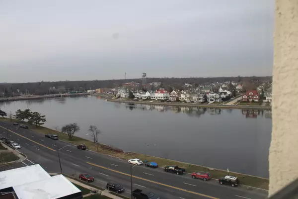 Asbury Park, NJ 07712,400 Deal Lake Drive #7F