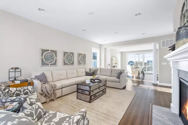 Mantoloking, NJ 08738,519 Route 35 N