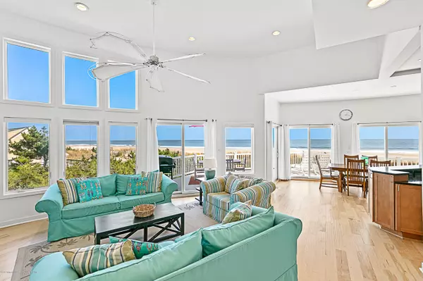 Surf City, NJ 08008,519 N Ocean Avenue