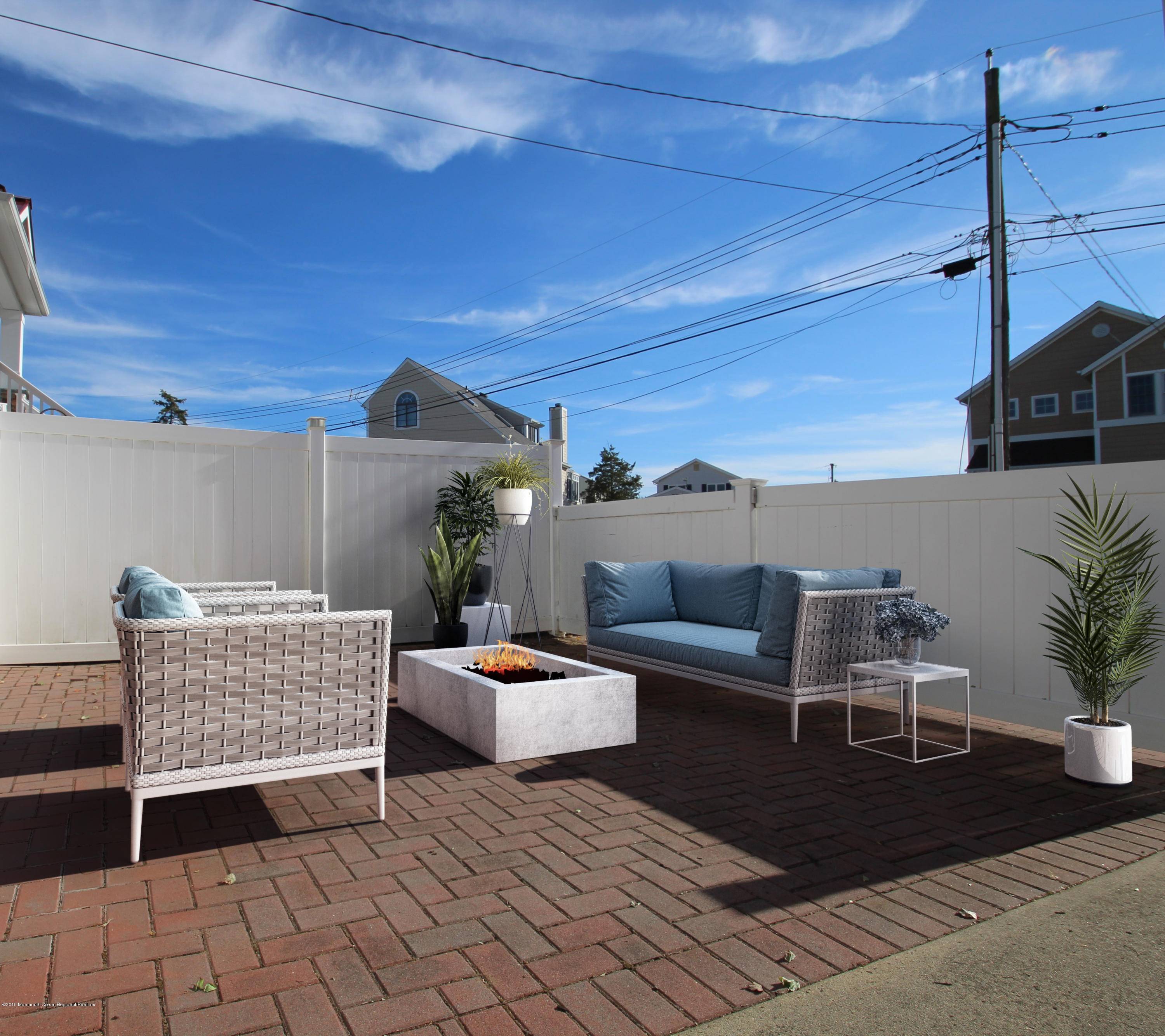 Manasquan, NJ 08736,390 River Place