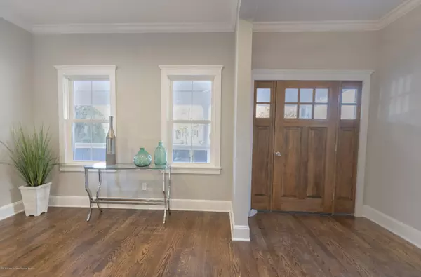 Fair Haven, NJ 07704,840 River Road