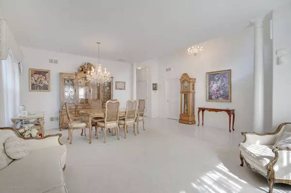 Manalapan, NJ 07726,33 Narrowbrook Court