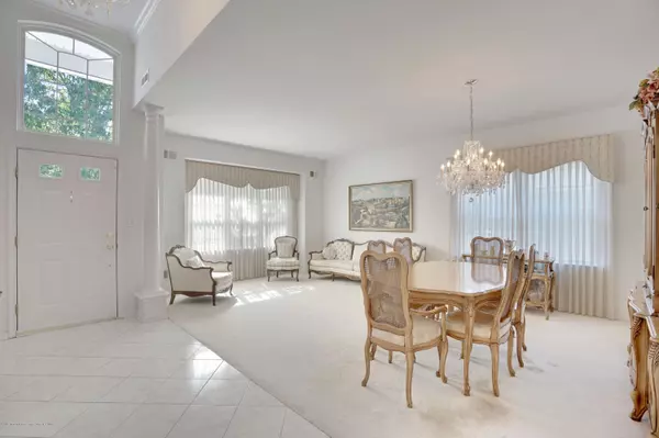 Manalapan, NJ 07726,33 Narrowbrook Court