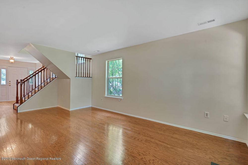 Manalapan, NJ 07726,258 Century Way