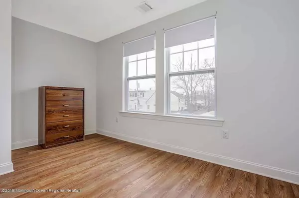 North Middletown, NJ 07734,16 E Shore Street