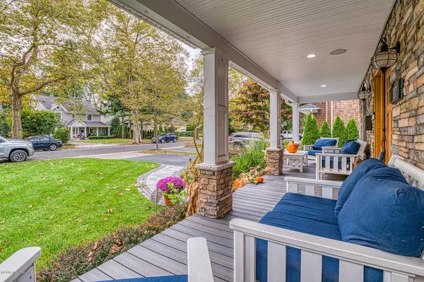 Rumson, NJ 07760,17 Lennox Avenue