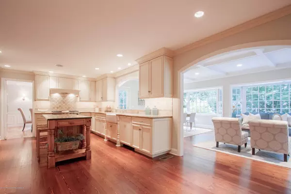 Fair Haven, NJ 07704,82 Briarwood Road