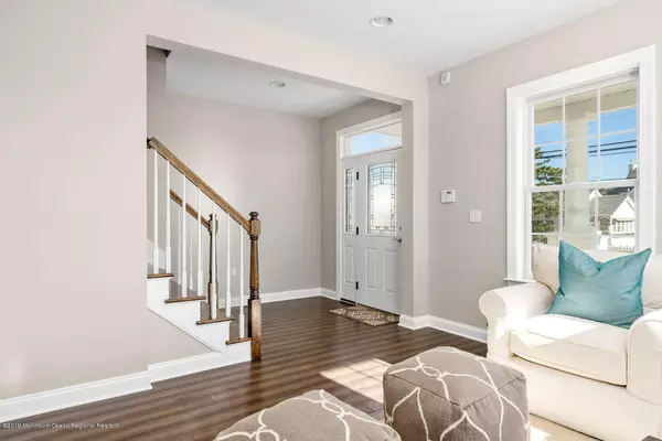 Mantoloking, NJ 08738,531 Route 35 N