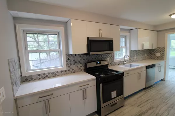 Matawan, NJ 07747,284 Broad Street