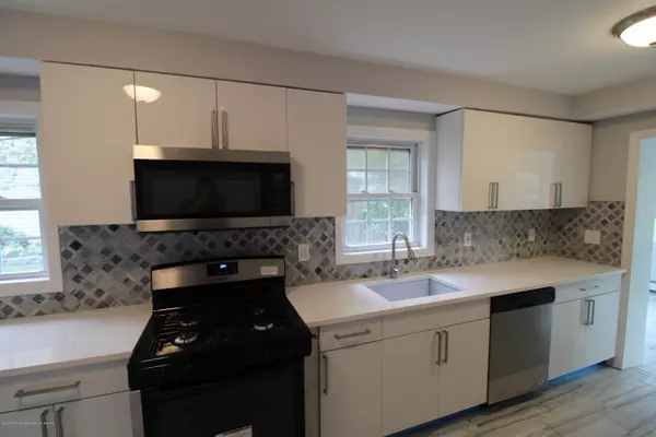 Matawan, NJ 07747,284 Broad Street