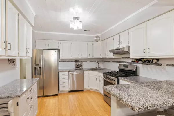 Matawan, NJ 07747,16 Lisa Court