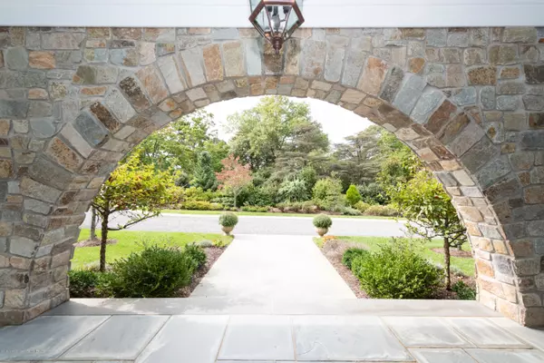 Rumson, NJ 07760,41 Bellevue Avenue