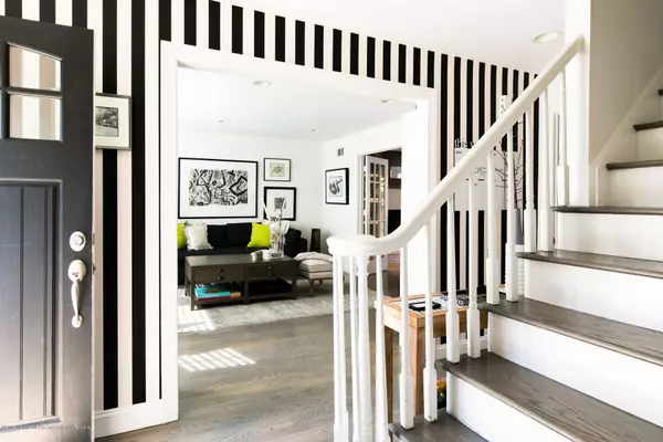 Rumson, NJ 07760,7 Holly Street