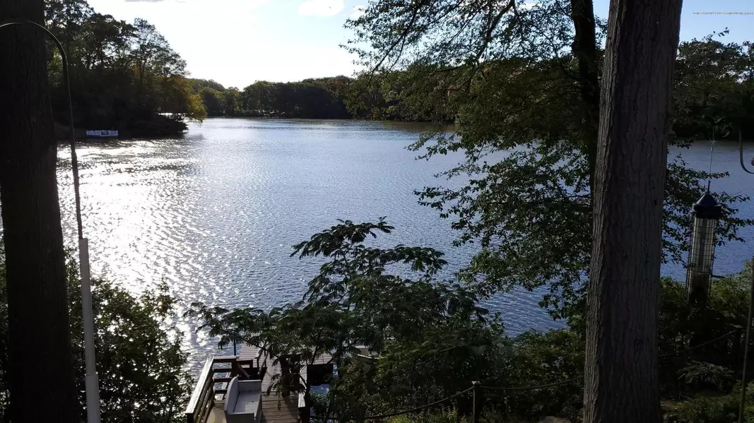 70 Whitman Drive, Red Bank, NJ 07701