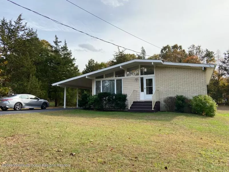 7 Riccis Drive, Jackson, NJ 08527