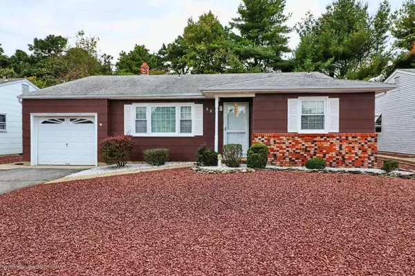 11 Fairfield Road, Toms River, NJ 08757