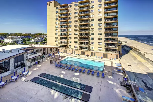 Monmouth Beach, NJ 07750,45 Ocean Avenue #5J