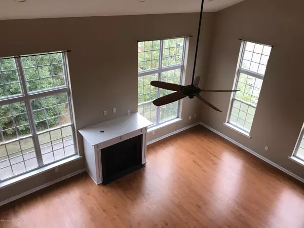 Manahawkin, NJ 08050,8 Farrah Drive