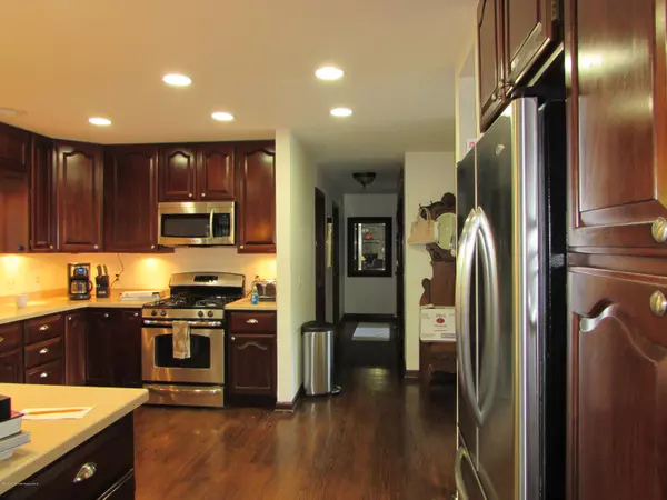 Robbinsville, NJ 08691,8 Hluchy Road