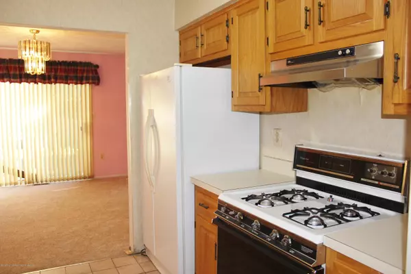 Little Silver, NJ 07739,17 Mayfair Court