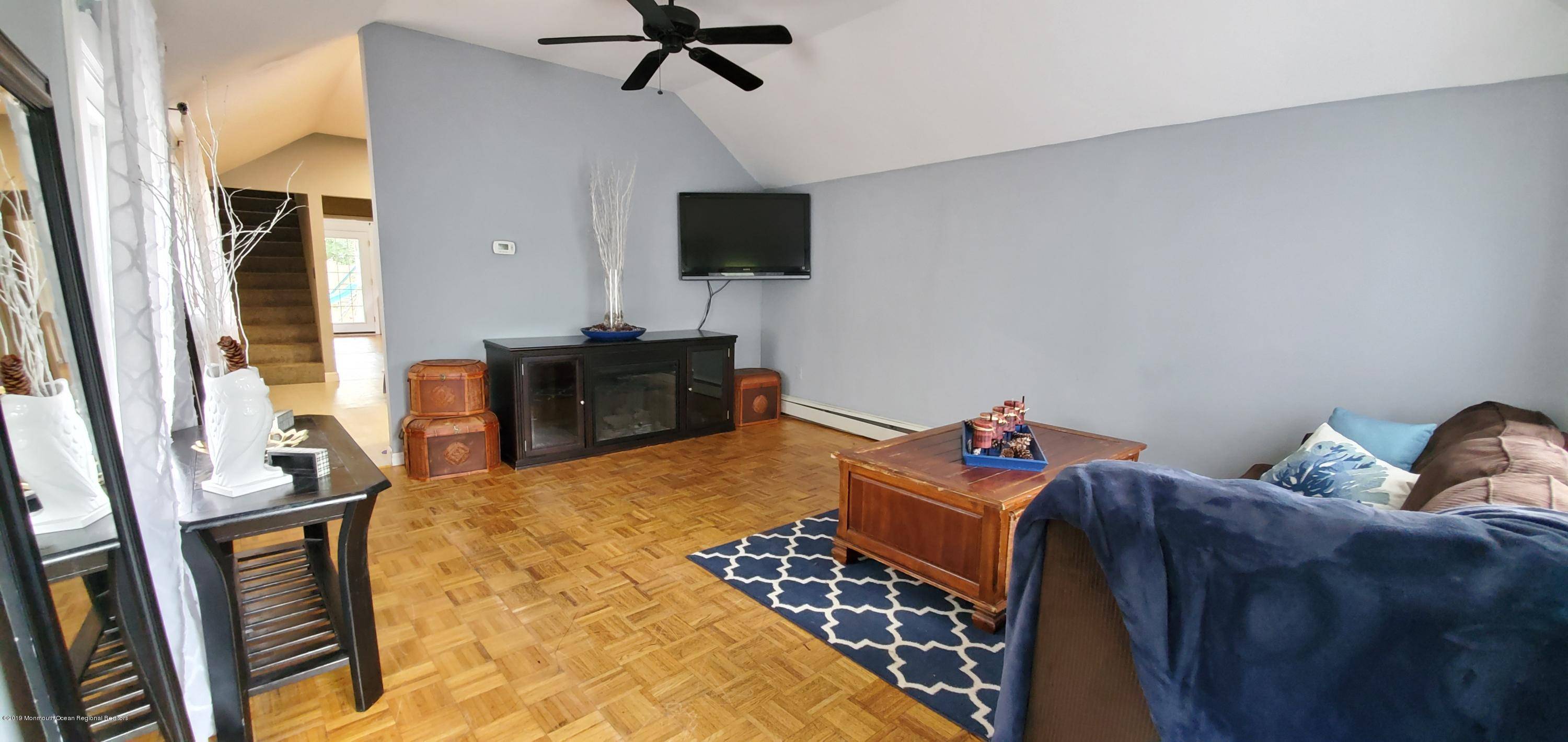 Leonardo, NJ 07737,402 Monmouth Avenue