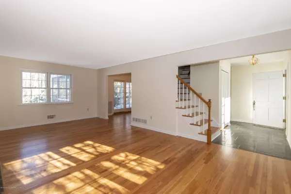 Red Bank, NJ 07701,765 Nutswamp Road