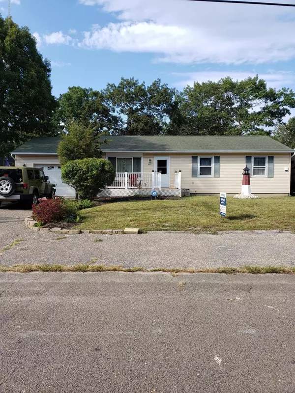 213 Lakewood Avenue, Bayville, NJ 08721