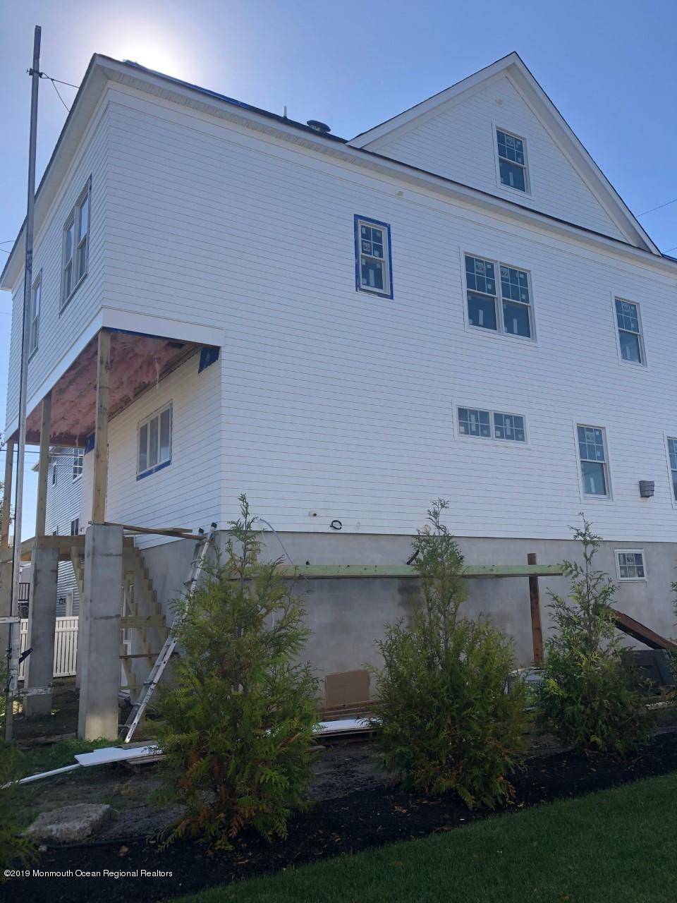 14 Garden Way, Sea Bright, NJ 07760