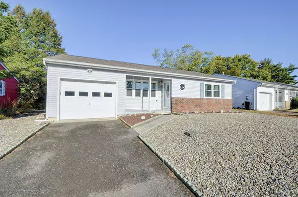 22 Carlisle Road, Toms River, NJ 08757