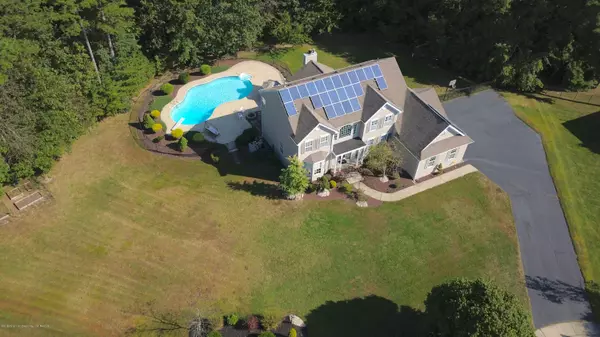 Jackson, NJ 08527,7 Sparrow Court