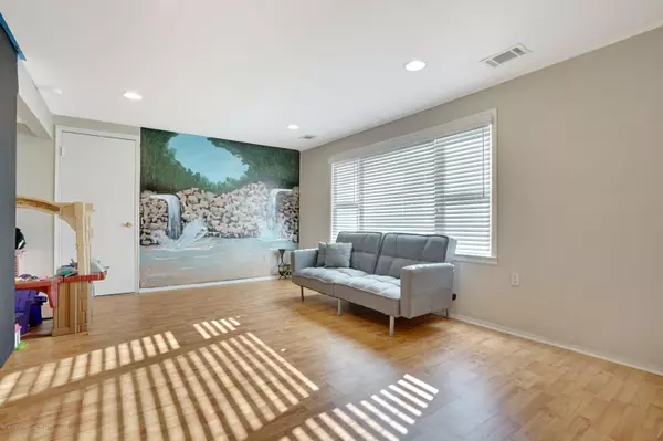 Jackson, NJ 08527,15 Louisiana Parkway