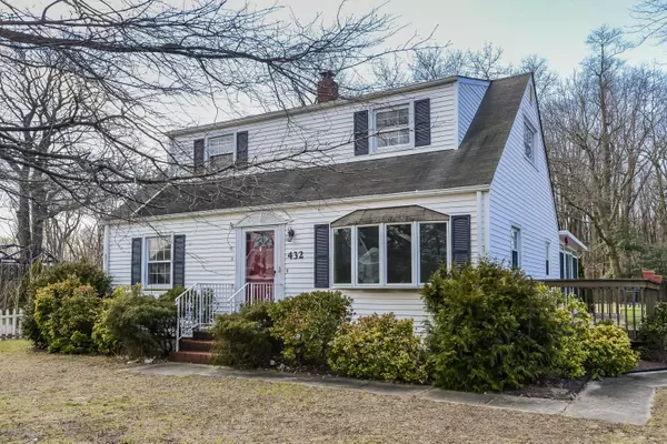 432 Middle Road, Hazlet, NJ 07730