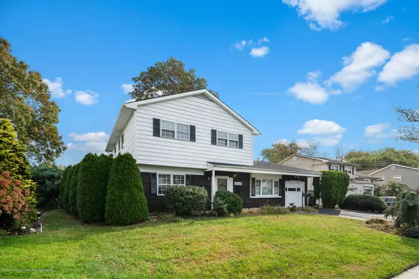 11 Cavan Lane, Hazlet, NJ 07730